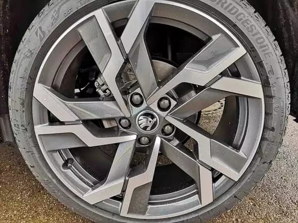 Skoda Karoq 2.0 TdI 150 DSG SPORTLINE 4X4 - Photo 2