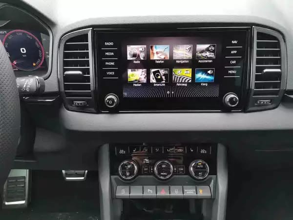 Skoda Karoq 2.0 TdI 150 DSG SPORTLINE 4X4 - Photo 2