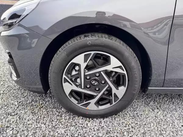 Hyundai i30 1.5 T-GDI 140 DCT Trend + - Photo 2