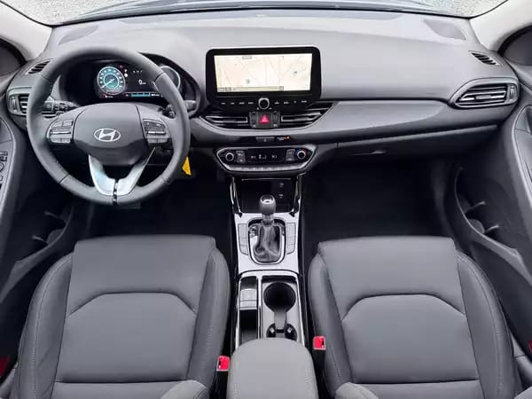 Hyundai i30 1.5 T-GDI 140 DCT Trend + - Photo 3