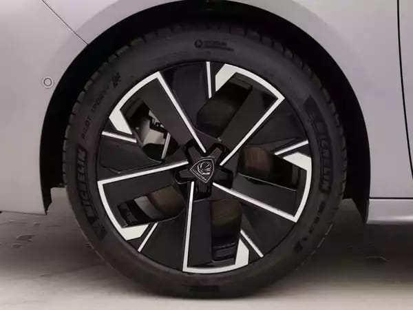 Peugeot 508 1.6 PHEV 225 EAT8 Allure - Photo 3