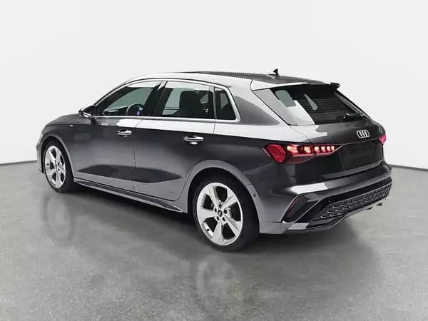 Audi A3 35 TFSi 150 Sportback S-tronic - Photo 3