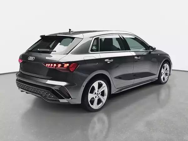 Audi A3 35 TFSi 150 Sportback S-tronic - Photo 2