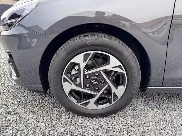 Hyundai i30 1.5 T-GDI 140 DCT Trend + - Photo 2