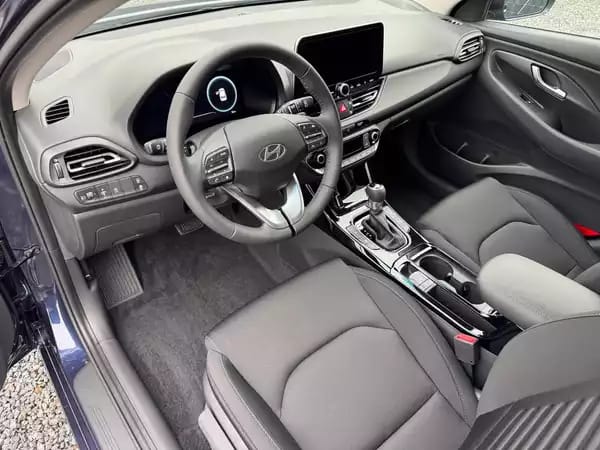 Hyundai i30 1.5 T-GDI 140 DCT Trend + - Photo 3