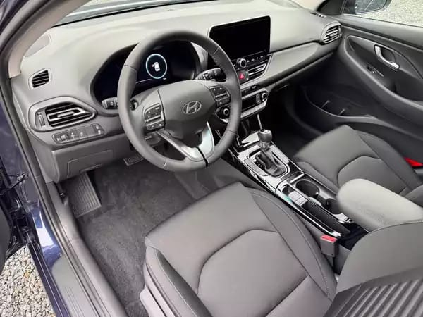 Hyundai i30 1.5 T-GDI 140 DCT Trend + - Photo 3