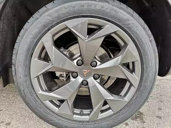 Cupra Formentor 1.5 eTSi DSG 150 - Photo 2