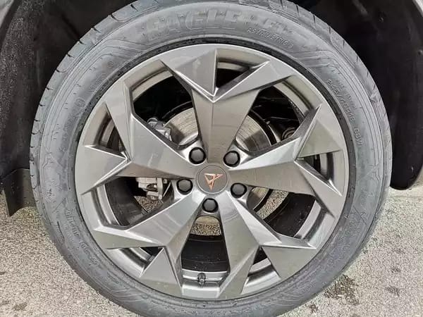 Cupra Formentor 1.5 eTSi DSG 150 - Photo 2