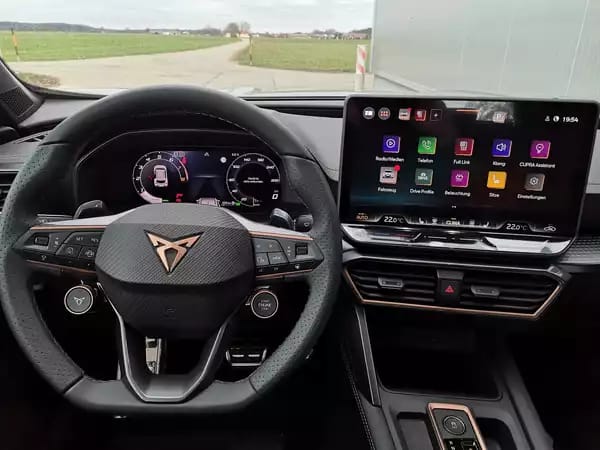 Cupra Formentor 1.5 eTSi DSG 150 - Photo 3