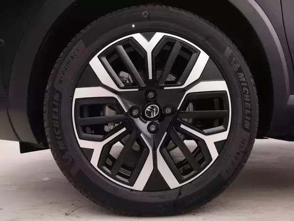 Citroën C4 1.2 Hybride 145 e-DC6 Max - Photo 3