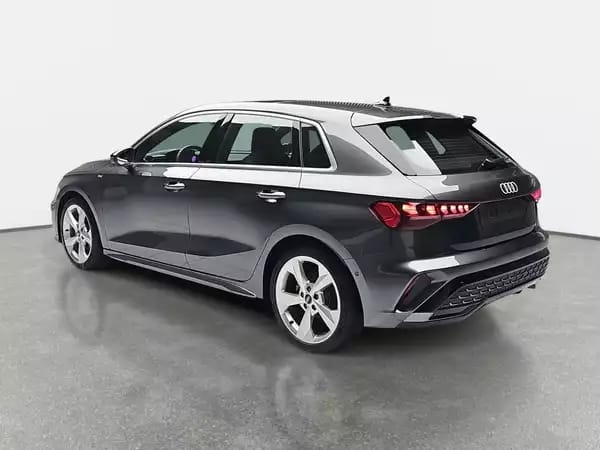 Audi A3 35 TFSi 150 Sportback S-tronic - Photo 3