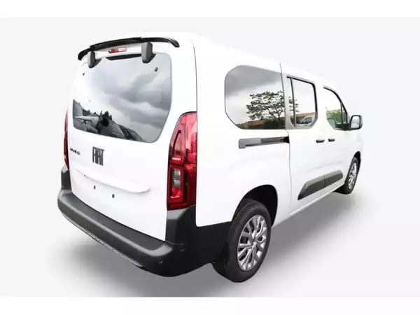 Fiat Doblo 1.5 BlueHDi 130 EAT8 MAXI 7 places - Photo 2