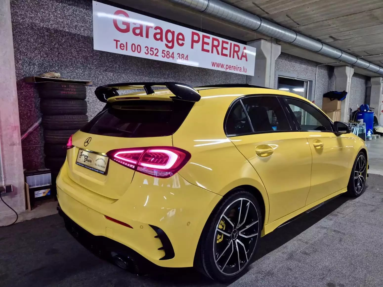 Mercedes-Benz A 35 AMG 4MATIC TURBO PACK AERO PERFORMANCE SITZE PANO CUIR NAVI - Photo 1