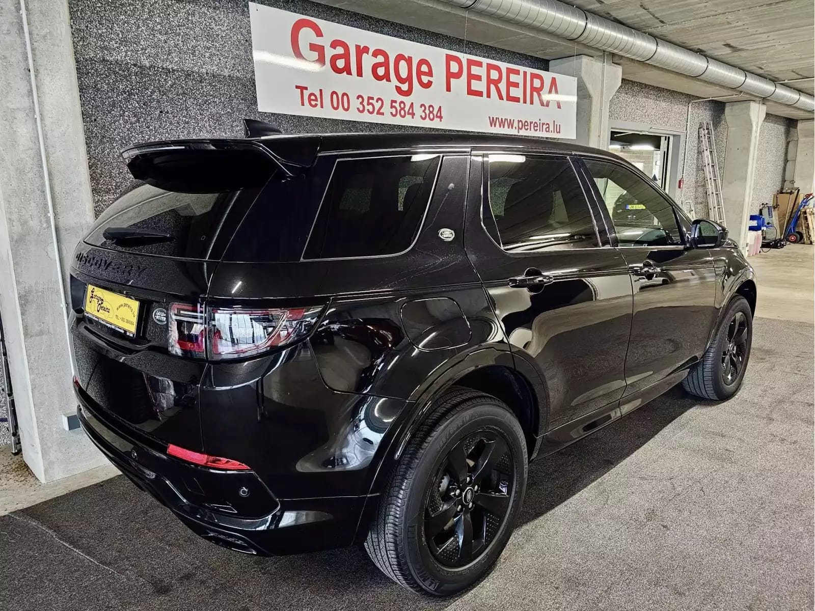 Land Rover Discovery Sport D NEW MODEL R-DYNAMIC 7 SITZE PANO CUIR NAVI 1 HAND - Photo 1