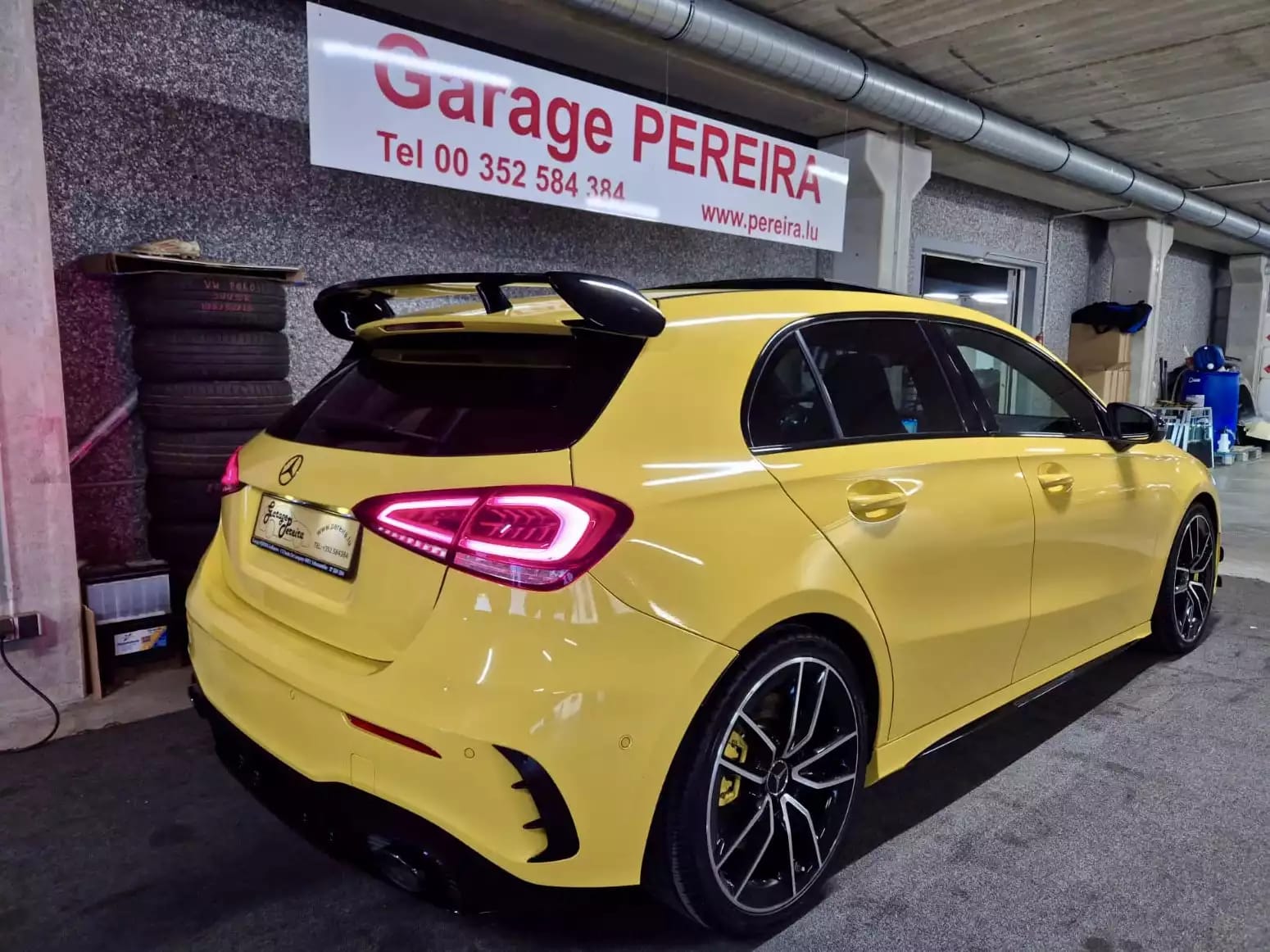 Mercedes-Benz A 35 AMG 4MATIC TURBO PACK AERO PERFORMANCE SITZE PANO CUIR NAVI - Photo 1
