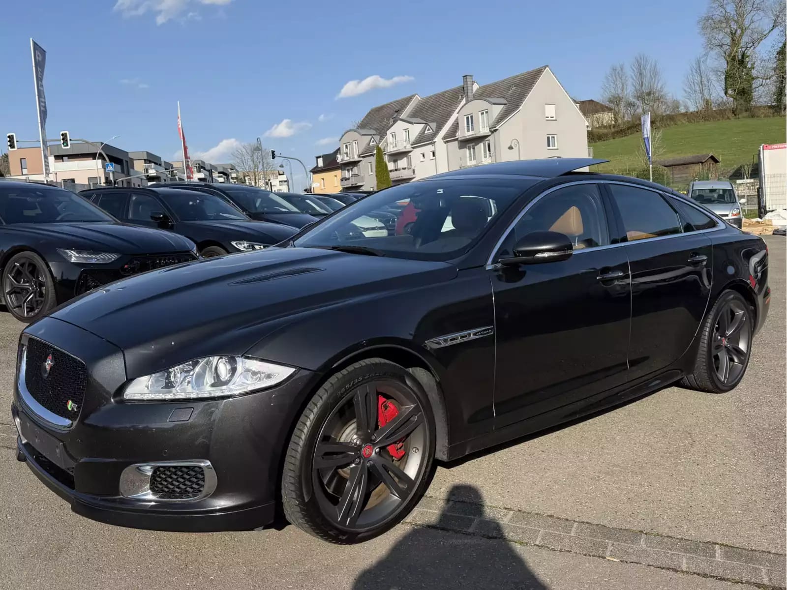 Jaguar XJR V8 551 EINZELSTüCK 25000km PANO NAVI MASSAGE service - Photo 1