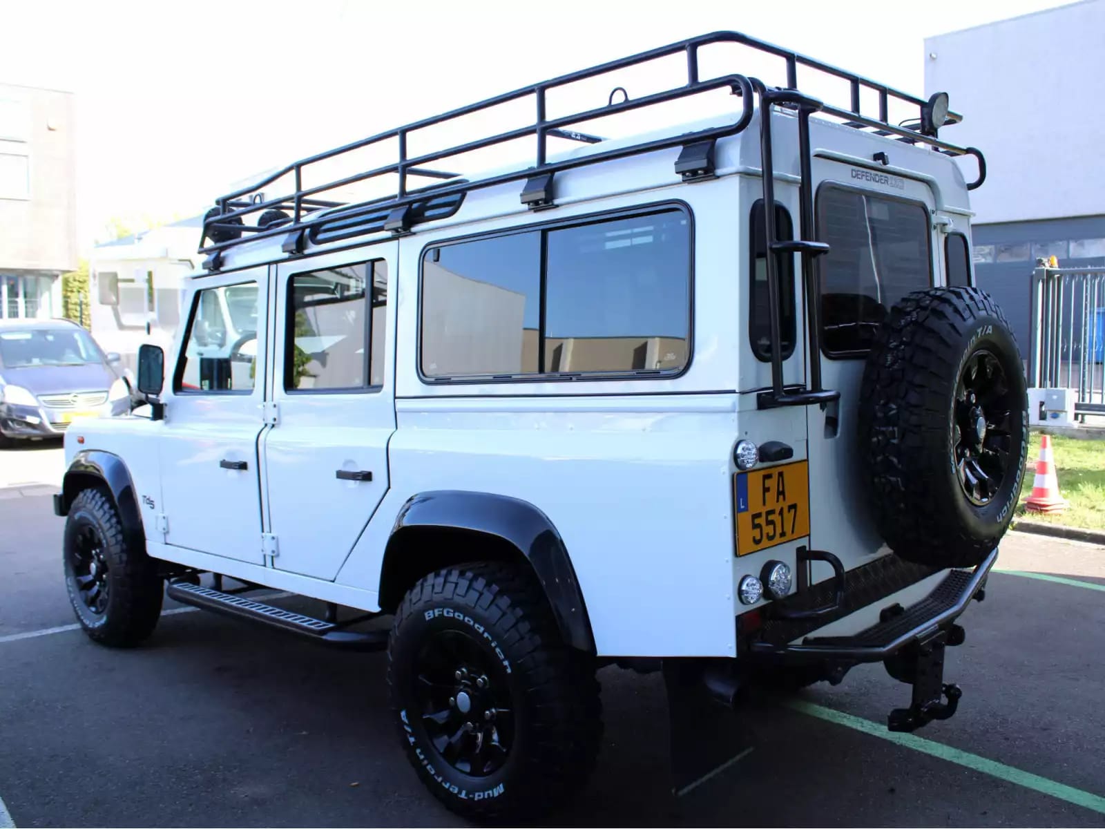 Land Rover Defender 110 2.5 Td5 SW - Photo 1