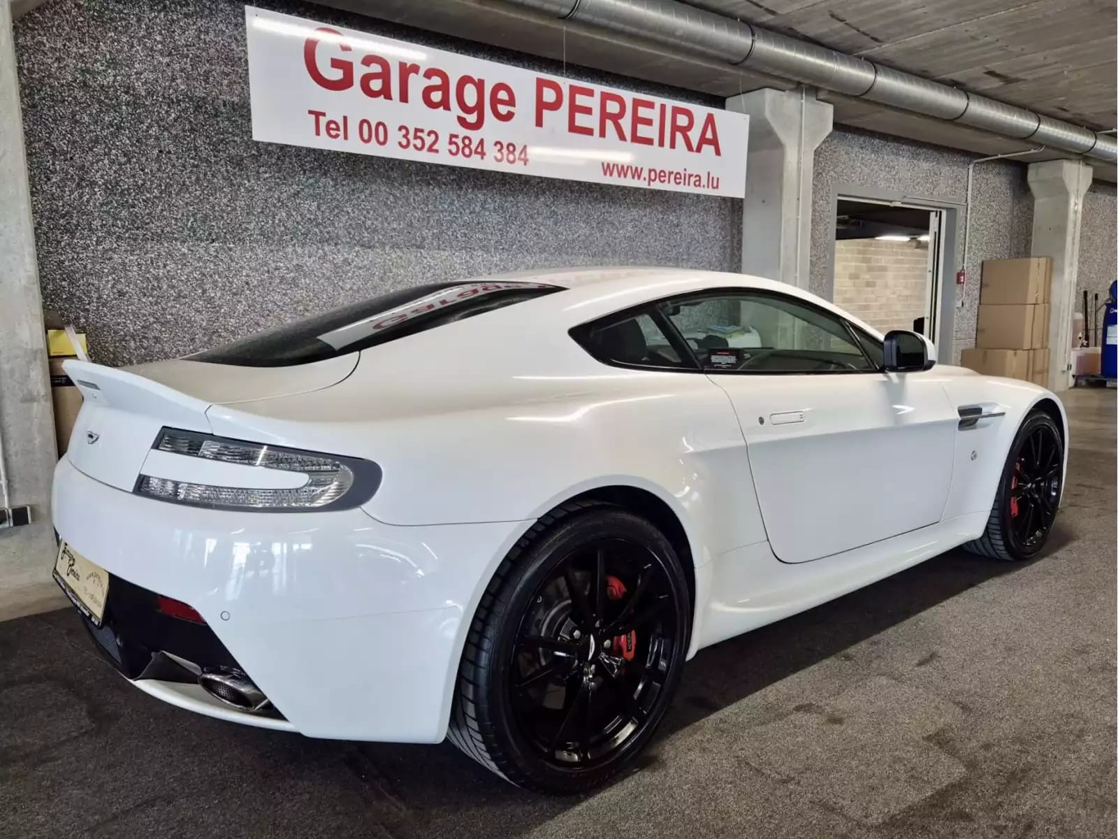 Aston Martin V8 Vantage EUROPA CARBON CUIR NAVI - Photo 1