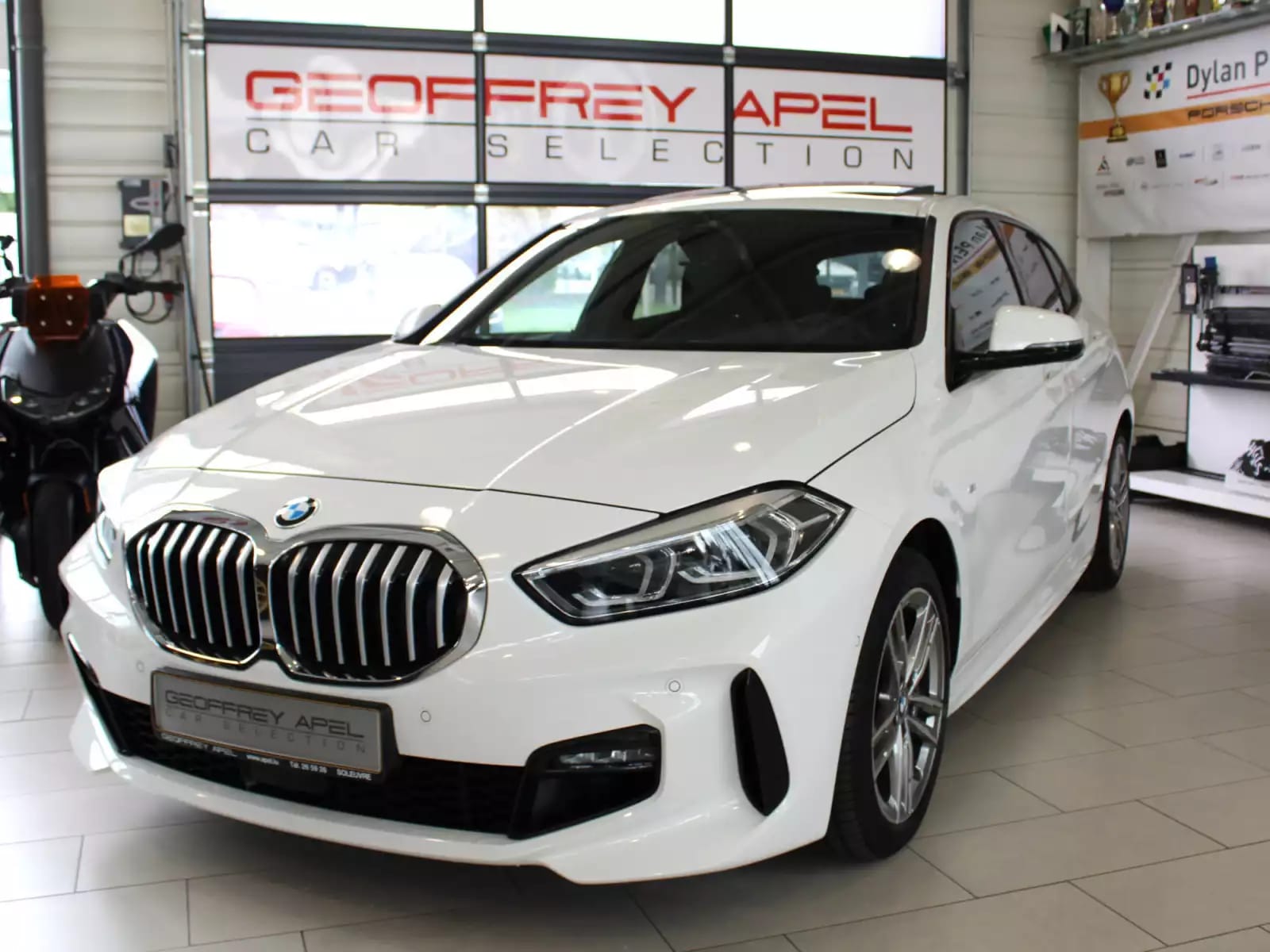 BMW 118 i M SPORT PAKET PANO CUIR NAVI 1 HAND - Photo 1