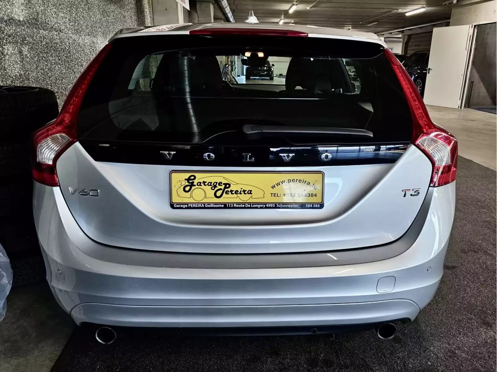 Volvo V60 T3 AUTO NAVI - Photo 1