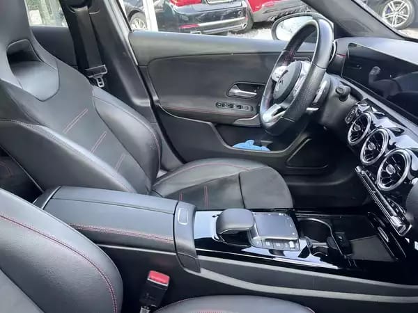 Mercedes-Benz A 200 D AMG LINE PANO CUIR NAVI 1 HAND - Photo 2