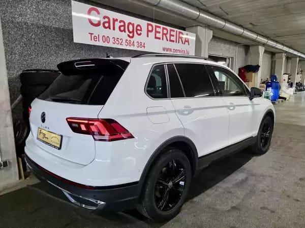 Volkswagen Tiguan 1.5 TSI 150 URBAN SPORT VIRTUAL HEAD UP HARMAN KARDON CUIR NAVIC 1 HAND - Photo 2