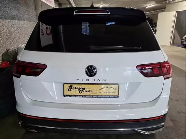 Volkswagen Tiguan 1.5 TSI 150 URBAN SPORT VIRTUAL HEAD UP HARMAN KARDON CUIR NAVIC 1 HAND - Photo 2