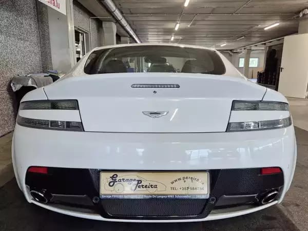 Aston Martin V8 Vantage EUROPA CARBON CUIR NAVI - Photo 2