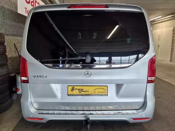 Mercedes-Benz V 250 D AMG LINE 7 SITZE CUIR NAVI 1 HAND - Photo 3