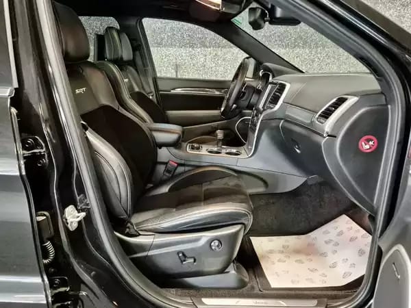 Jeep Grand Cherokee 6.4l V8 HEMI SRT NAVI CUIR PANO 1 HAND - Photo 3