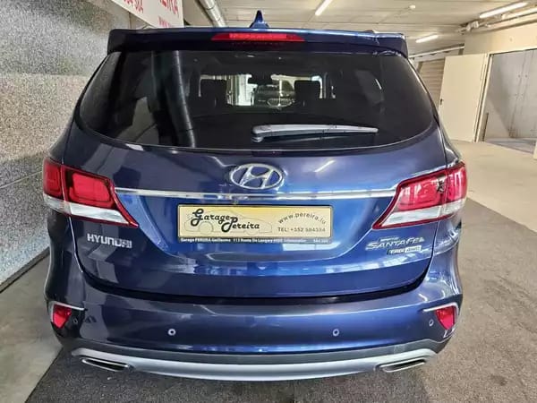 Hyundai Grand Santa Fe 2.2CRDi 200 AWD PANO CUIR NAVI 7 SITZE - Photo 2