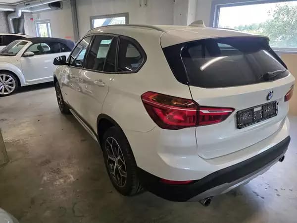 BMW X1 20D XDRIVE AUTO LED CUIR NAVI - Photo 3