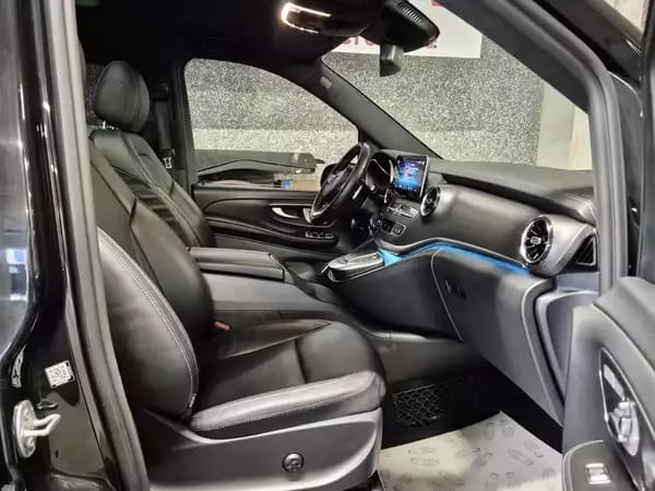 Mercedes-Benz V 250 D AMG LINE 6 SITZE BURMESTER PANO CUIR NAVI - Photo 3