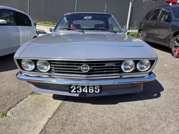 Opel Manta 1.9 - Photo 2