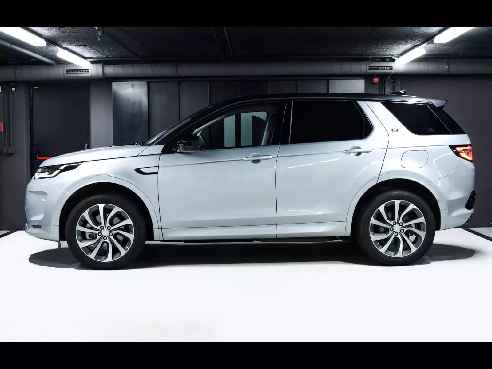 Land Rover Discovery Sport HSE P300E PHEV AWD PACK R-DYNAMIC - Photo 1
