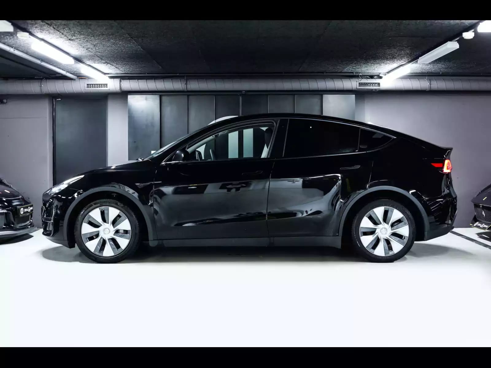 Tesla Model Y Y LONG RANGE DUAL MOTOR AWD - Photo 1