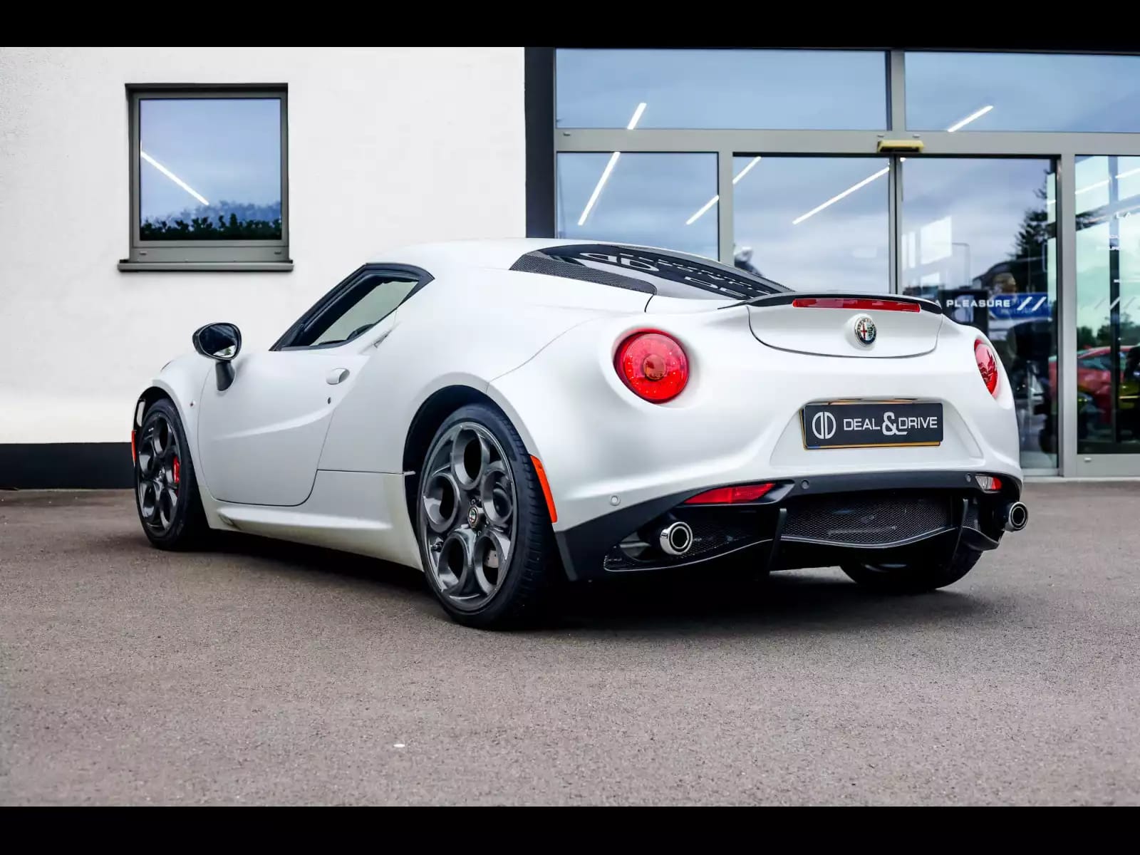 Alfa Romeo 4C COUPE – LAUNCH EDITION – 1 OF 500 - Photo 1