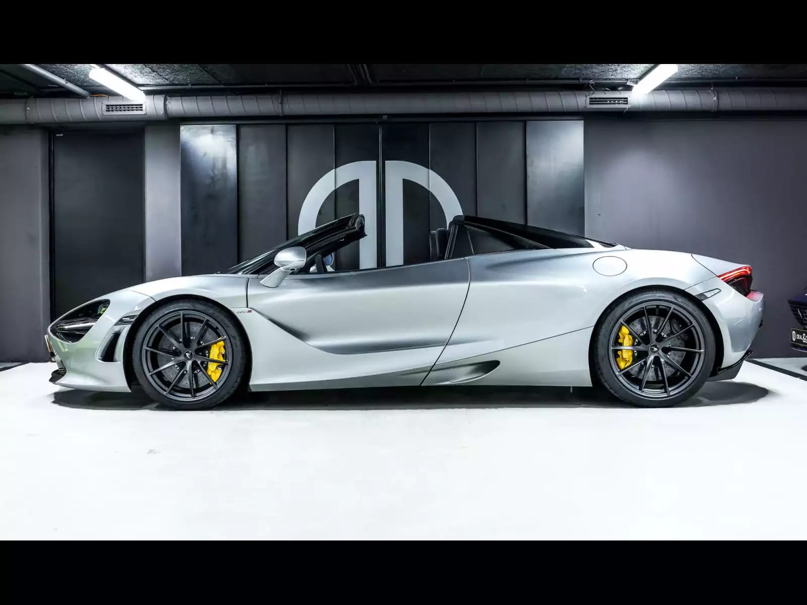 McLaren 720S SPIDER 4.0 V8 720 – PACK STEALTH - Photo 1