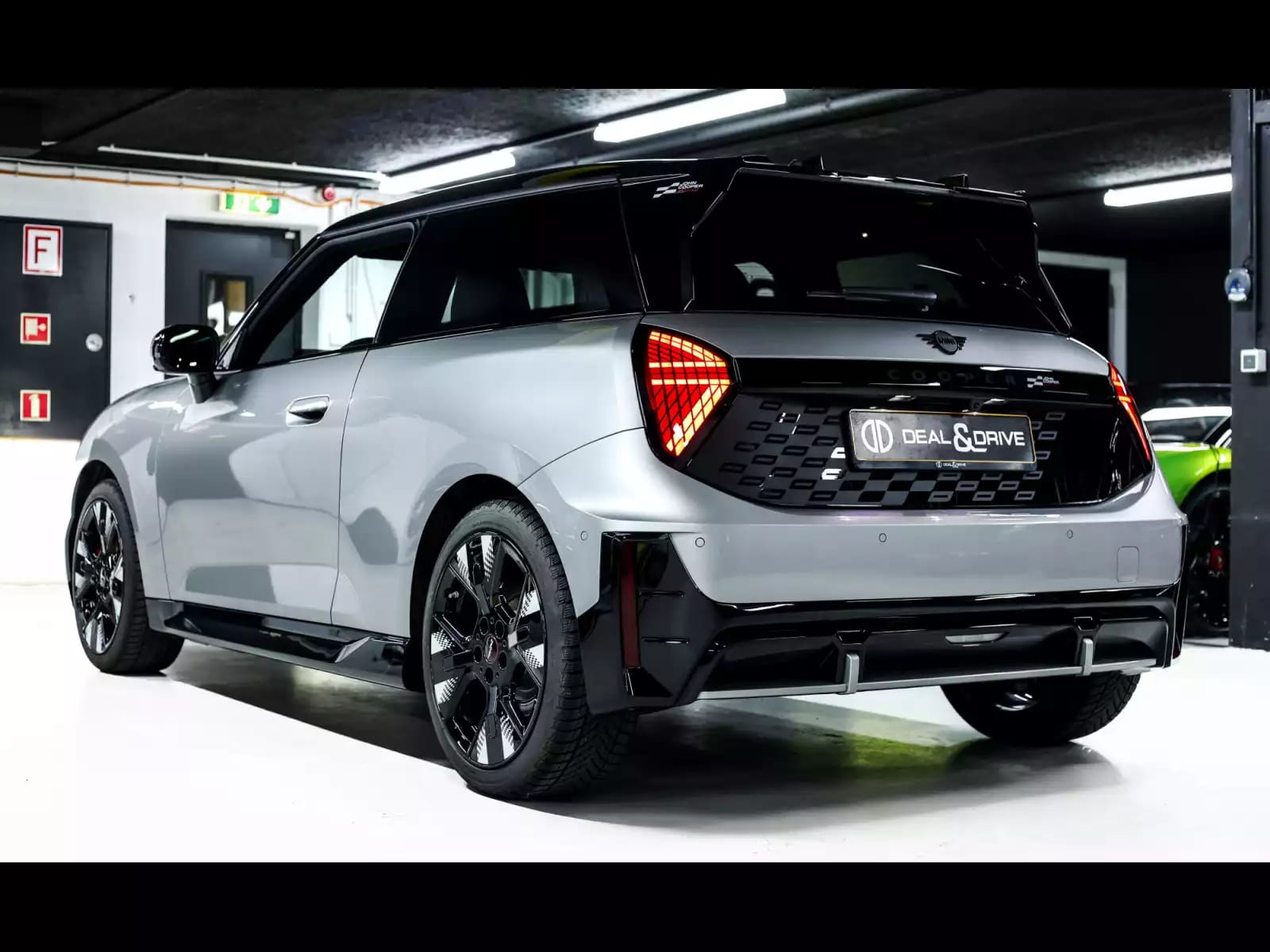 MINI Cooper E JOHN COOPER WORKS (258 CH) – PACK XL - Photo 1