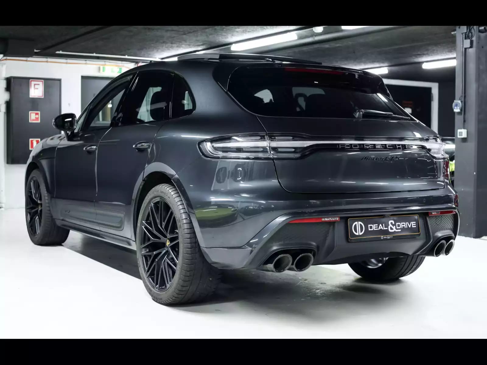 Porsche Macan III GTS PDK – VOLCANO GREY - Photo 1
