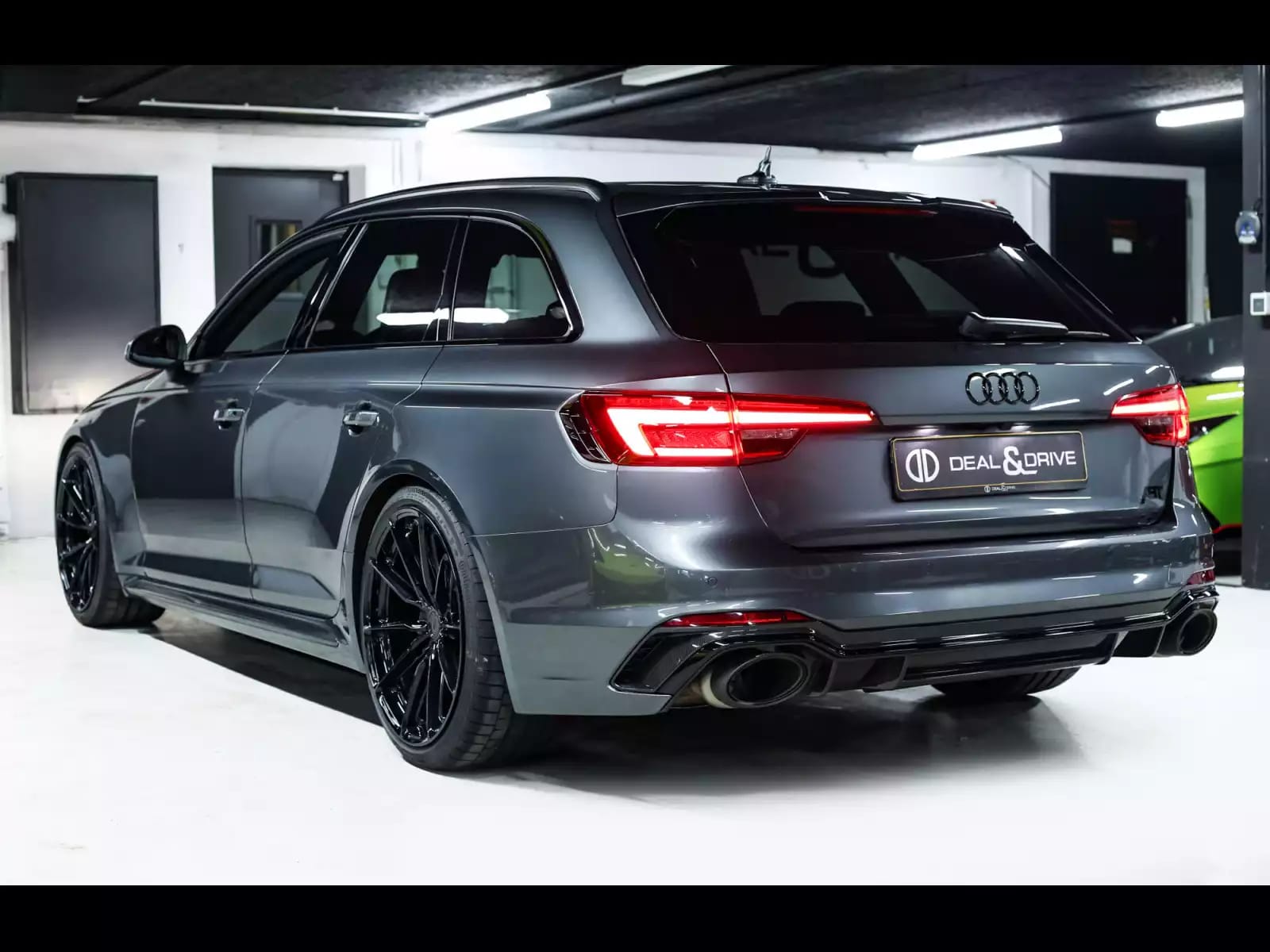 Audi RS4 AVANT 2.9 TFSI QUATTRO TIPTRONIC – AUDI EXCLUSIVE CARBON DESIGN PACKAGE - Photo 1