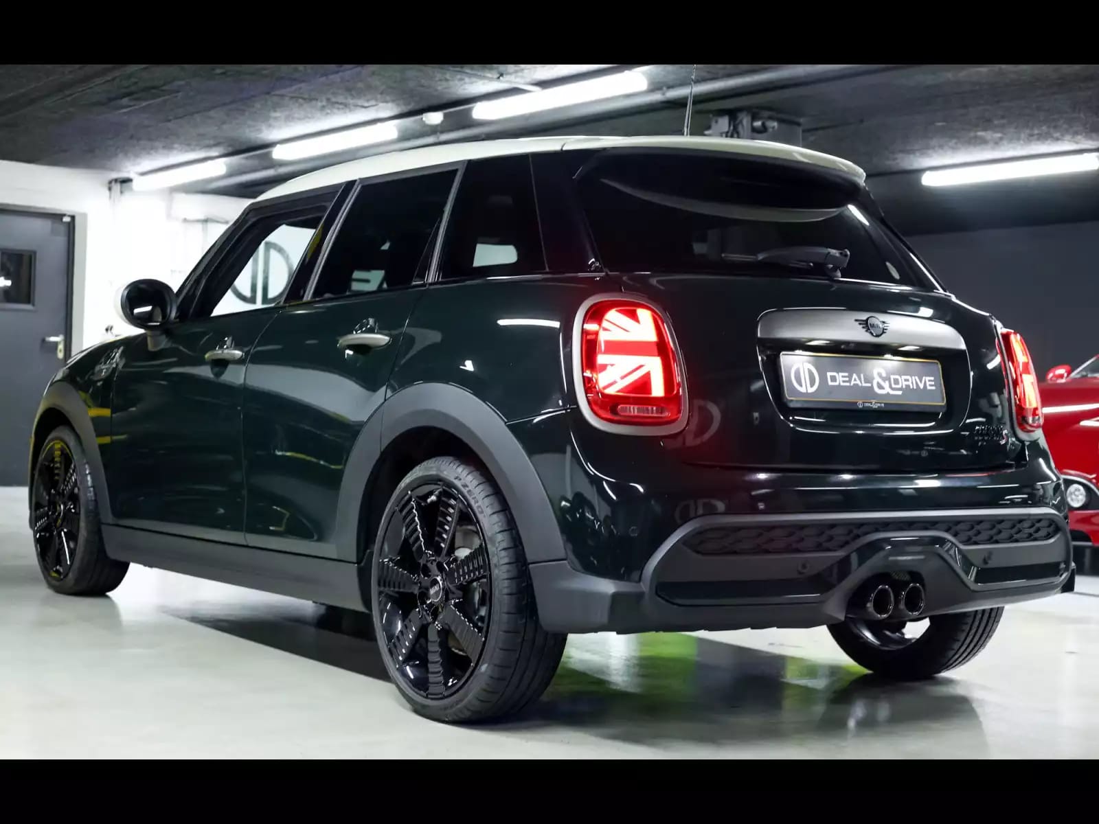 MINI Cooper S 5 PORTES AUTO RESOLUTE EDITION – REBEL GREEN - Photo 1