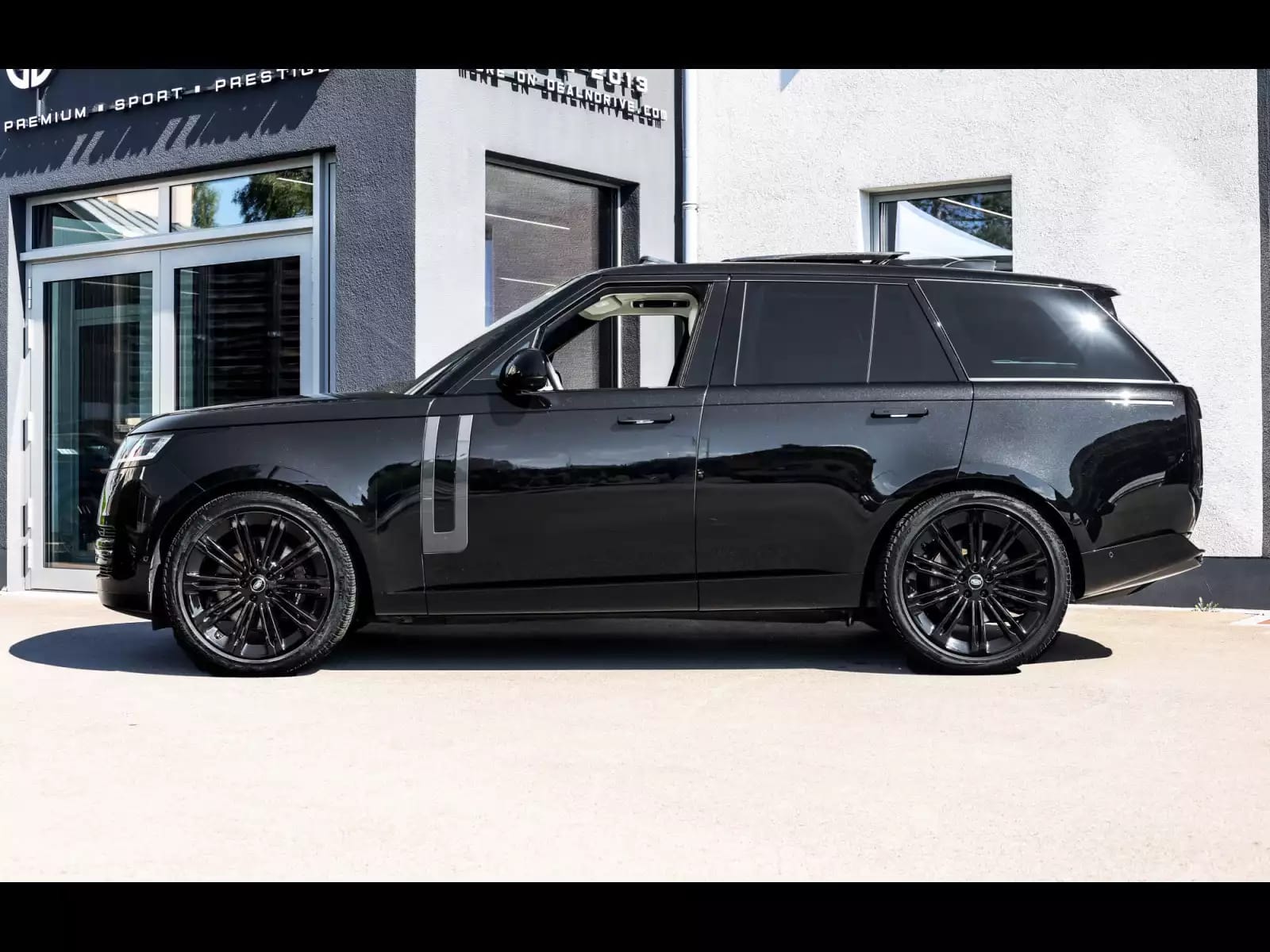 Land Rover Range Rover 4.4 P530 FIRST EDITION SWB AWD - Photo 1