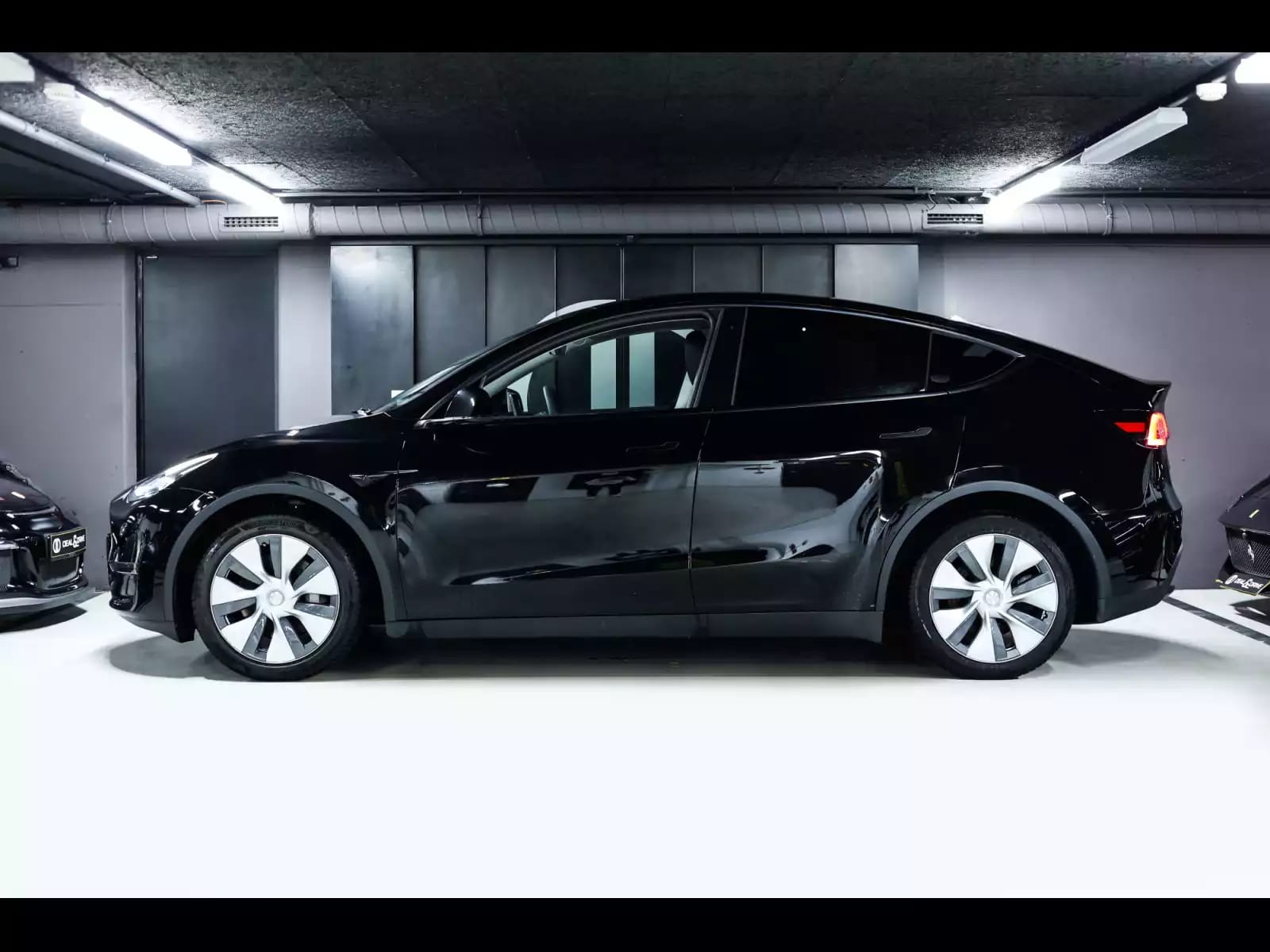 Tesla Model Y Y LONG RANGE DUAL MOTOR AWD - Photo 1