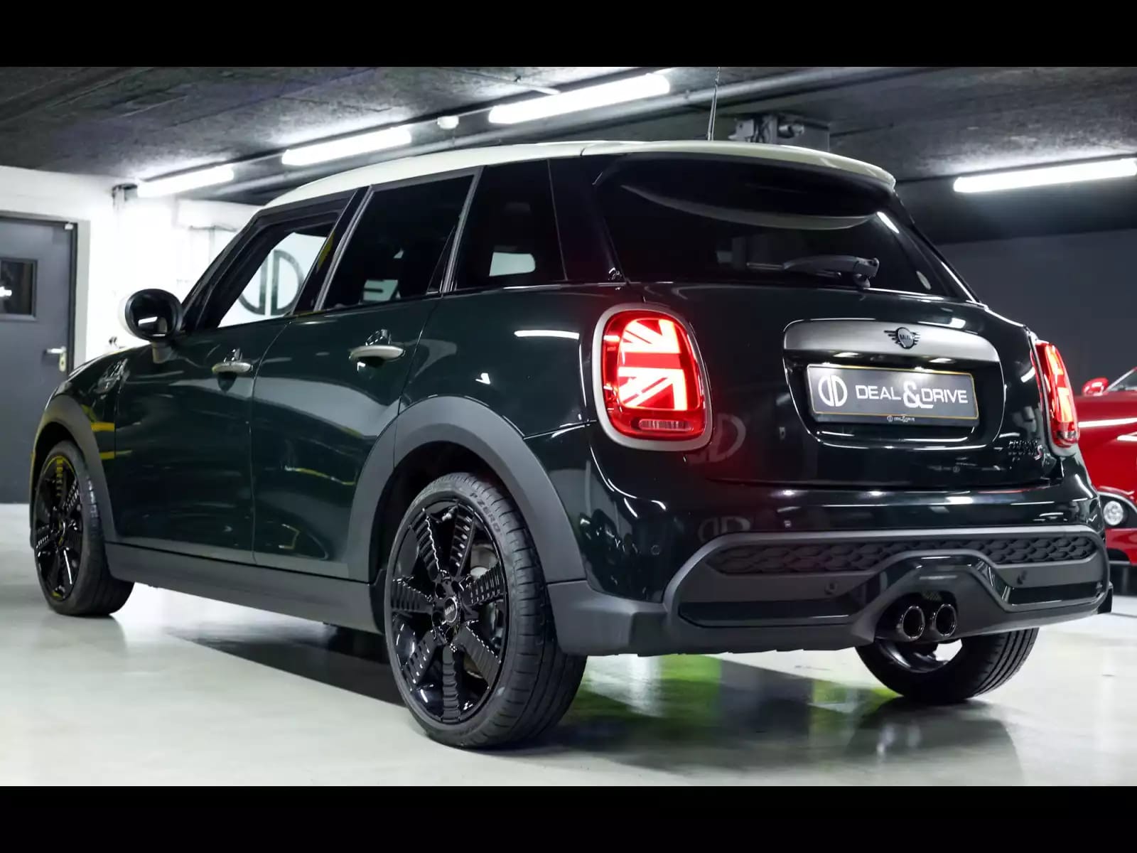 MINI Cooper S 5 PORTES AUTO RESOLUTE EDITION – REBEL GREEN - Photo 1