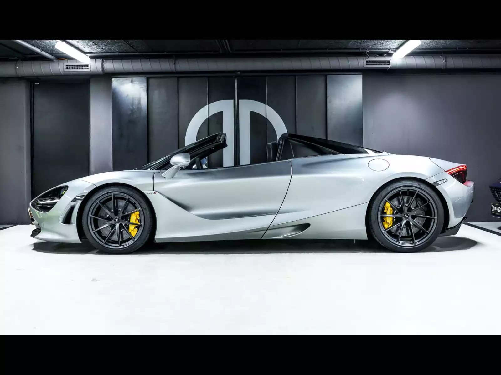 McLaren 720S SPIDER 4.0 V8 720 – PACK STEALTH - Photo 1
