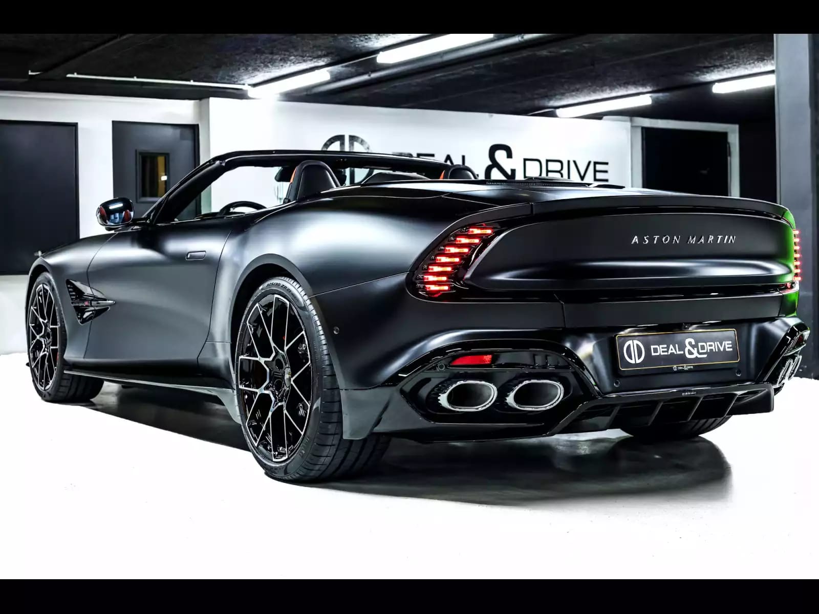 Aston Martin Vanquish III VOLANTE V12 BI-TURBO 5.2°XPEL STEALTH - Photo 1