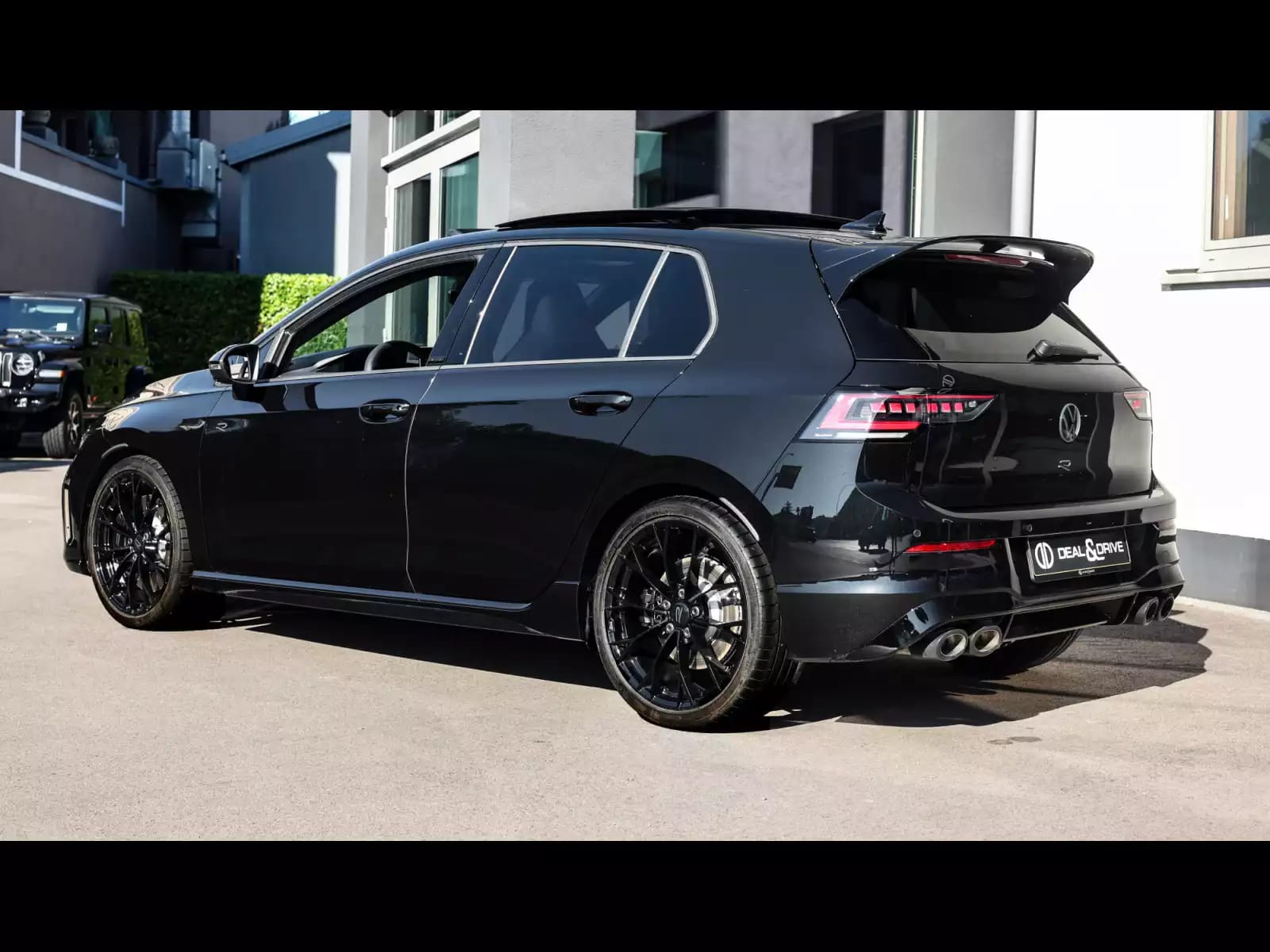 Volkswagen Golf 8.5 R 2.0 TSI 4MOTION BLACK EDITION – WARRANTY 07/2028 - Photo 1