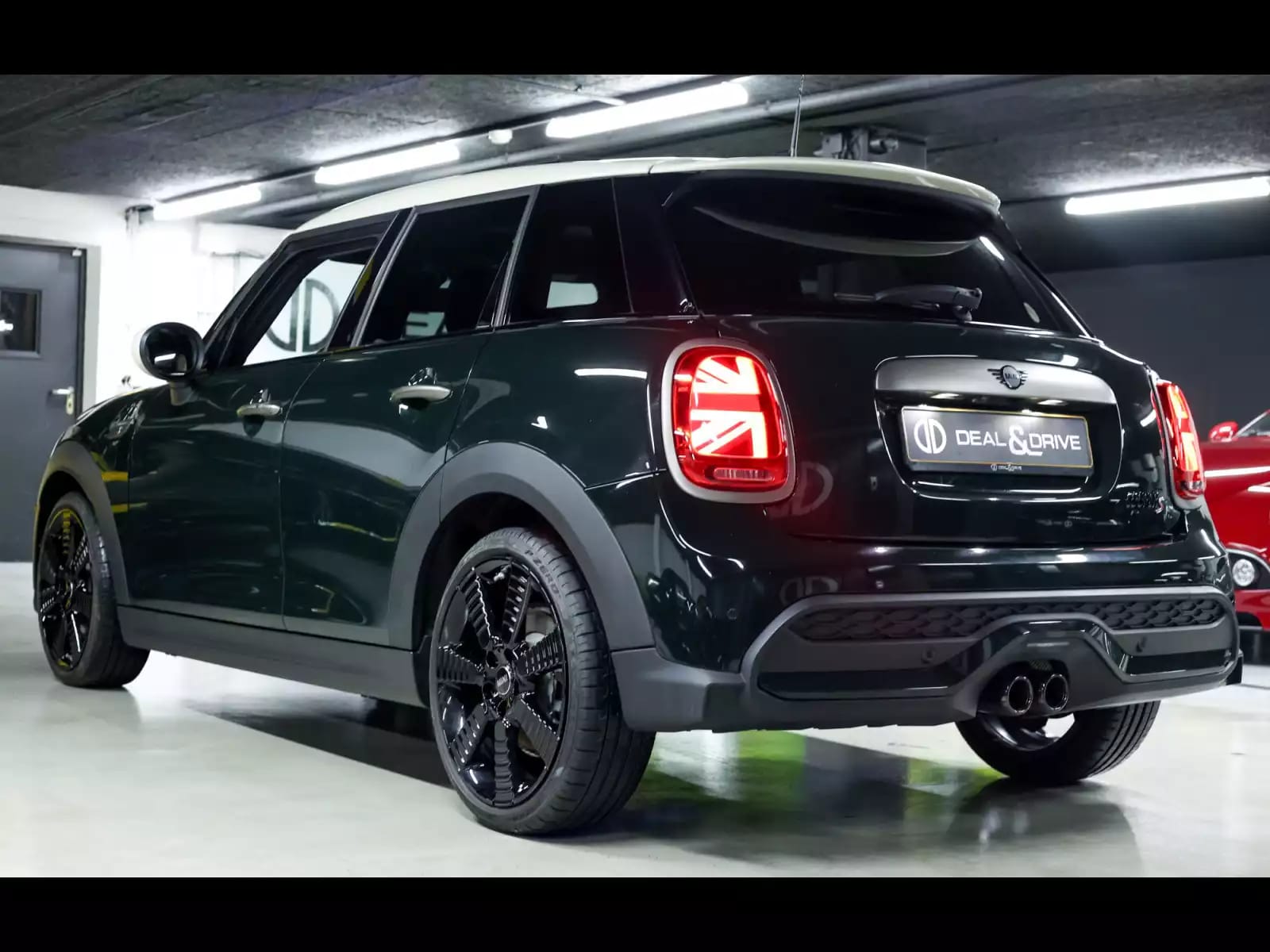 MINI Cooper S 5 PORTES AUTO RESOLUTE EDITION – REBEL GREEN - Photo 1