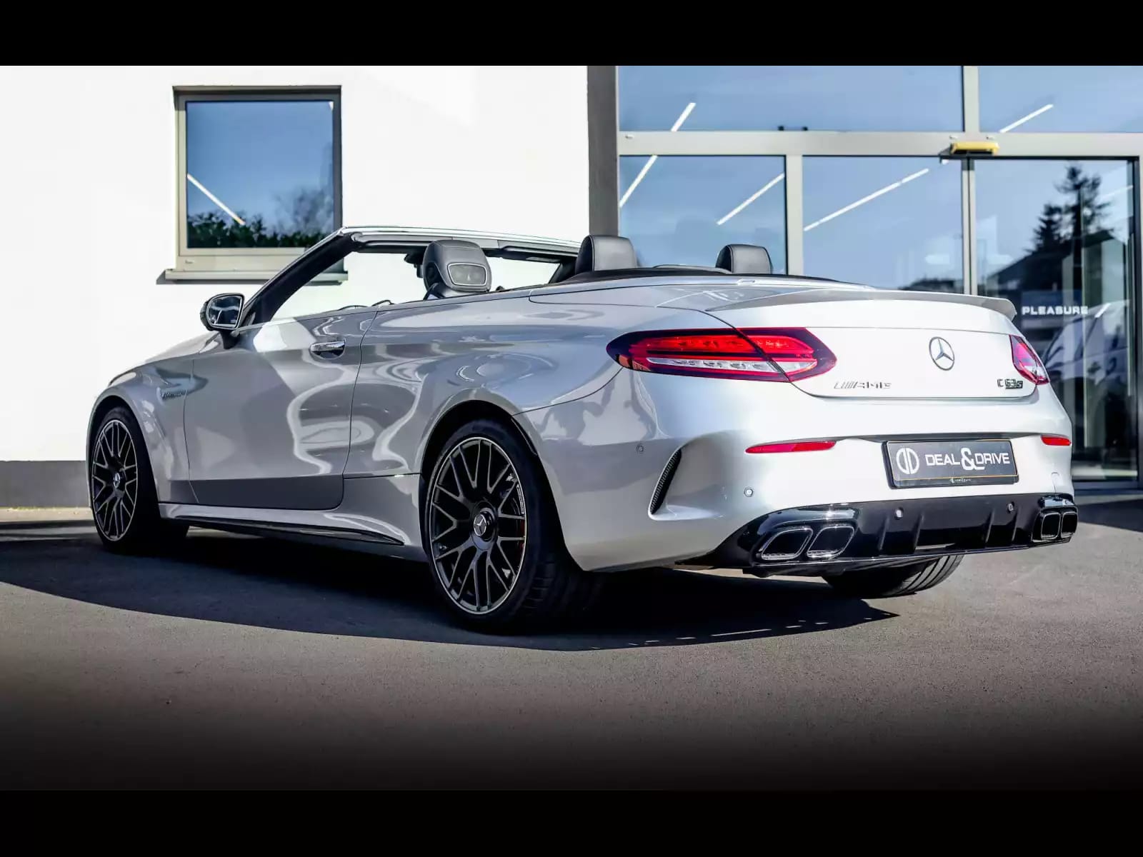 Mercedes-Benz C 63 AMG S AMG CABRIOLET (510 CH) – PACK NIGHT - Photo 1